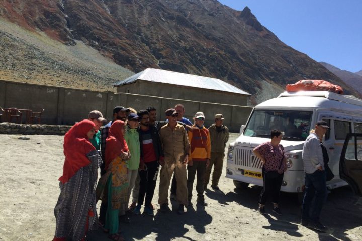 Sonmarg Kashmir group of tourists