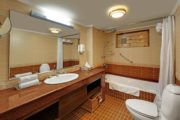 Gulmarg Kashmir - Heevan Retreat Hotel Gulmarg Bathroom
