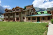 Sonmarg Kashmir - Hotel Akbar outside
