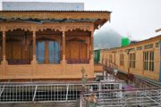 Kashmir budget trip - Goona Palace Houseboat Srinagar outside
